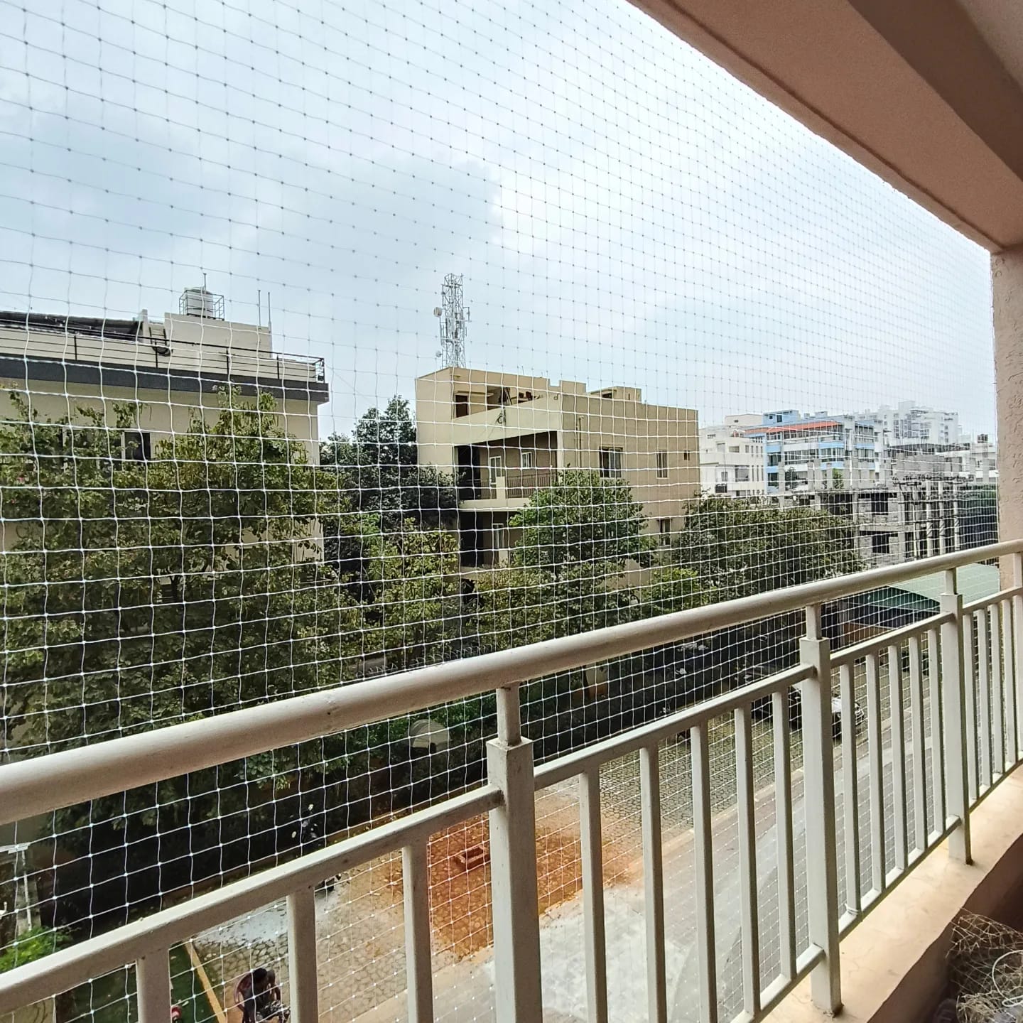 Pet balcony protection